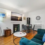 Stylish 2 Bedroom Apartment On Marylebone High St