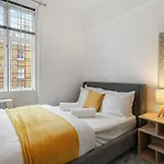 Stylish 2 Bedroom Apartment On Marylebone High St