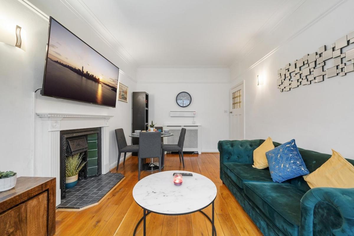 Stylish 2 Bedroom On Marylebone High St * Londra